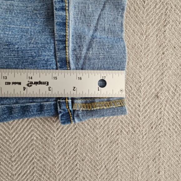 Lexi Denim Shorts Bermuda Size 12 (W34 L16) Medium Wash Embroidered Back Pocket - Picture 9 of 12